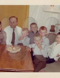 Familie Challupner Rudolf mit Fam. Fischer Johann bei Fam. Holba in Wien am 9. SEP 1967